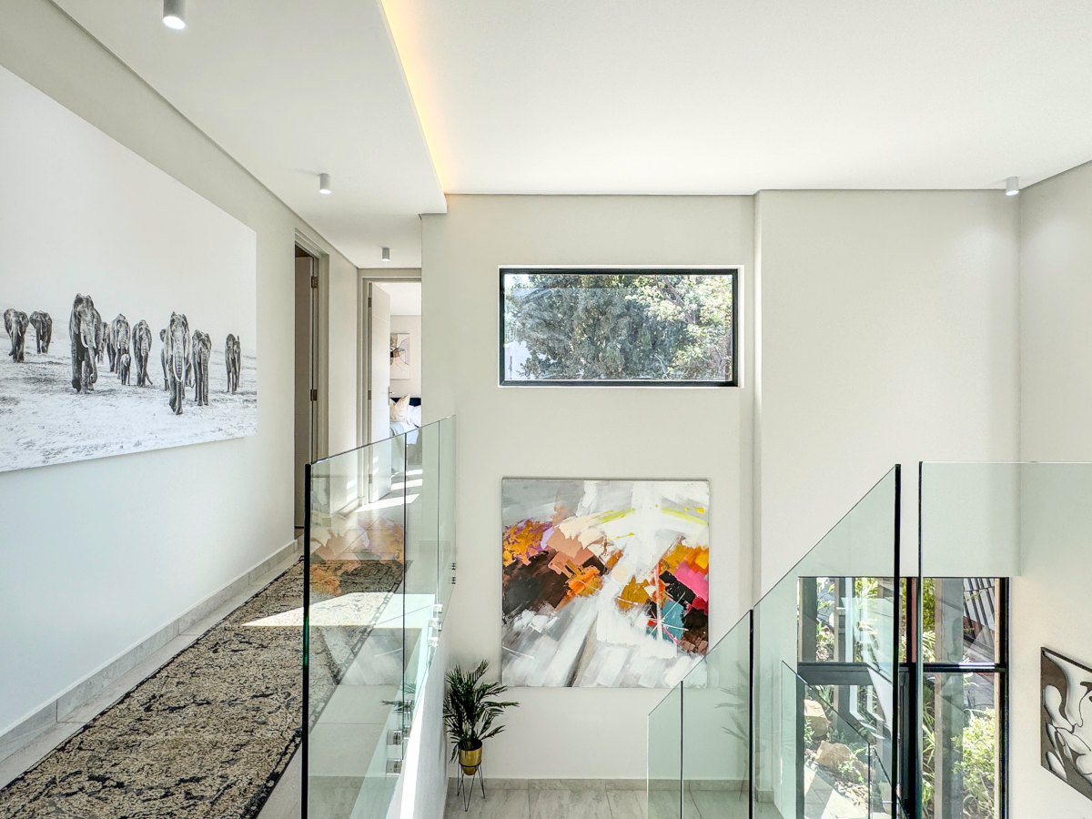 Alpha Unit interior, The Merlin, Bryanston