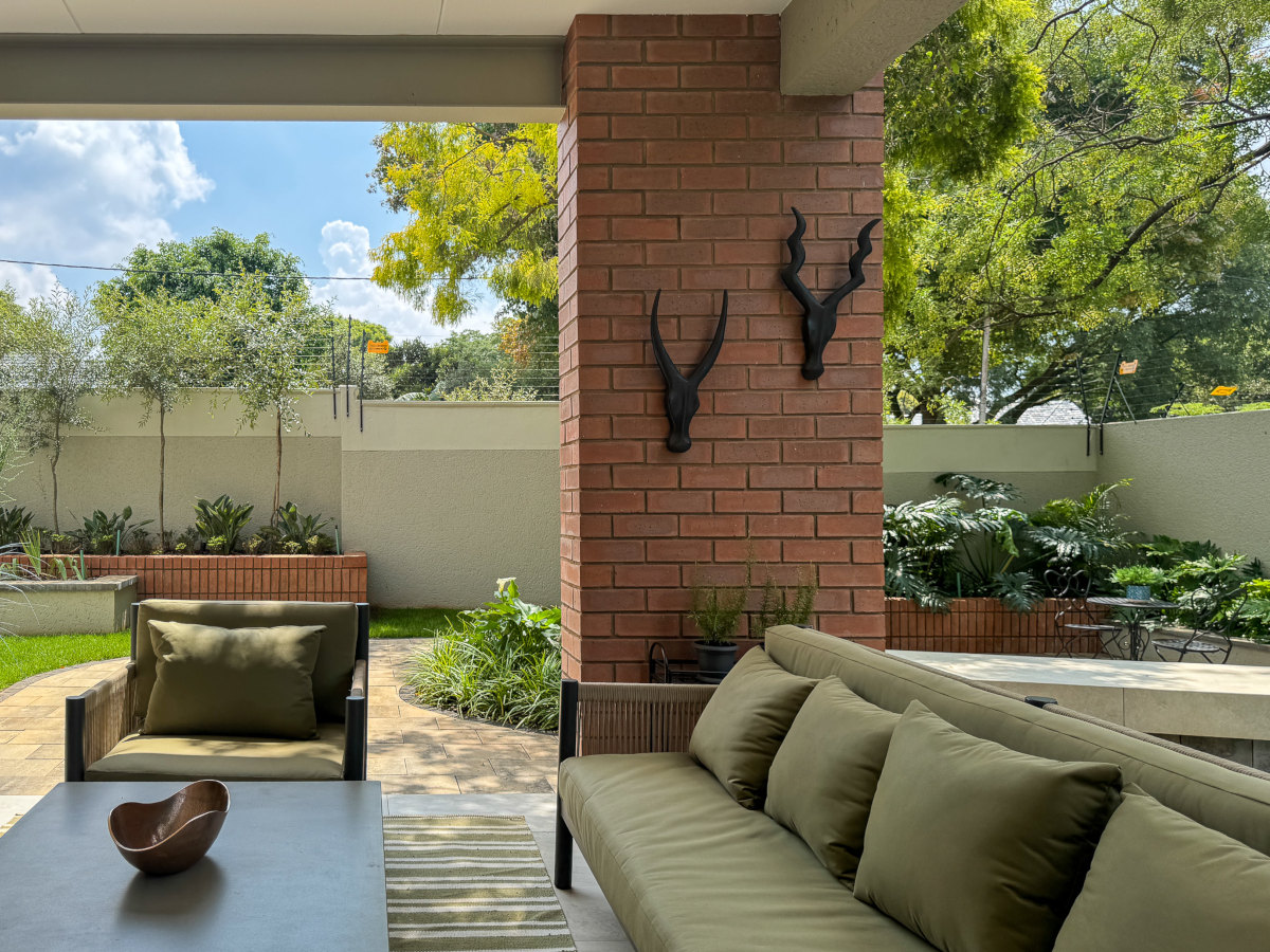 Alpha Premium Special exterior, The Merlin, Bryanston